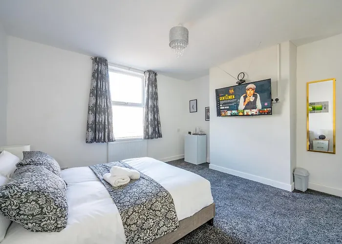 *rc246*for Your Relaxed & Cosy + Free Parking בית אירוח לידס